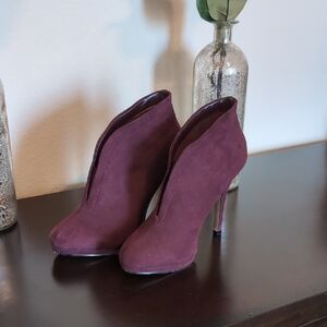 Apt. 9 Red and Purple Heeled Boots with Sleek Design
